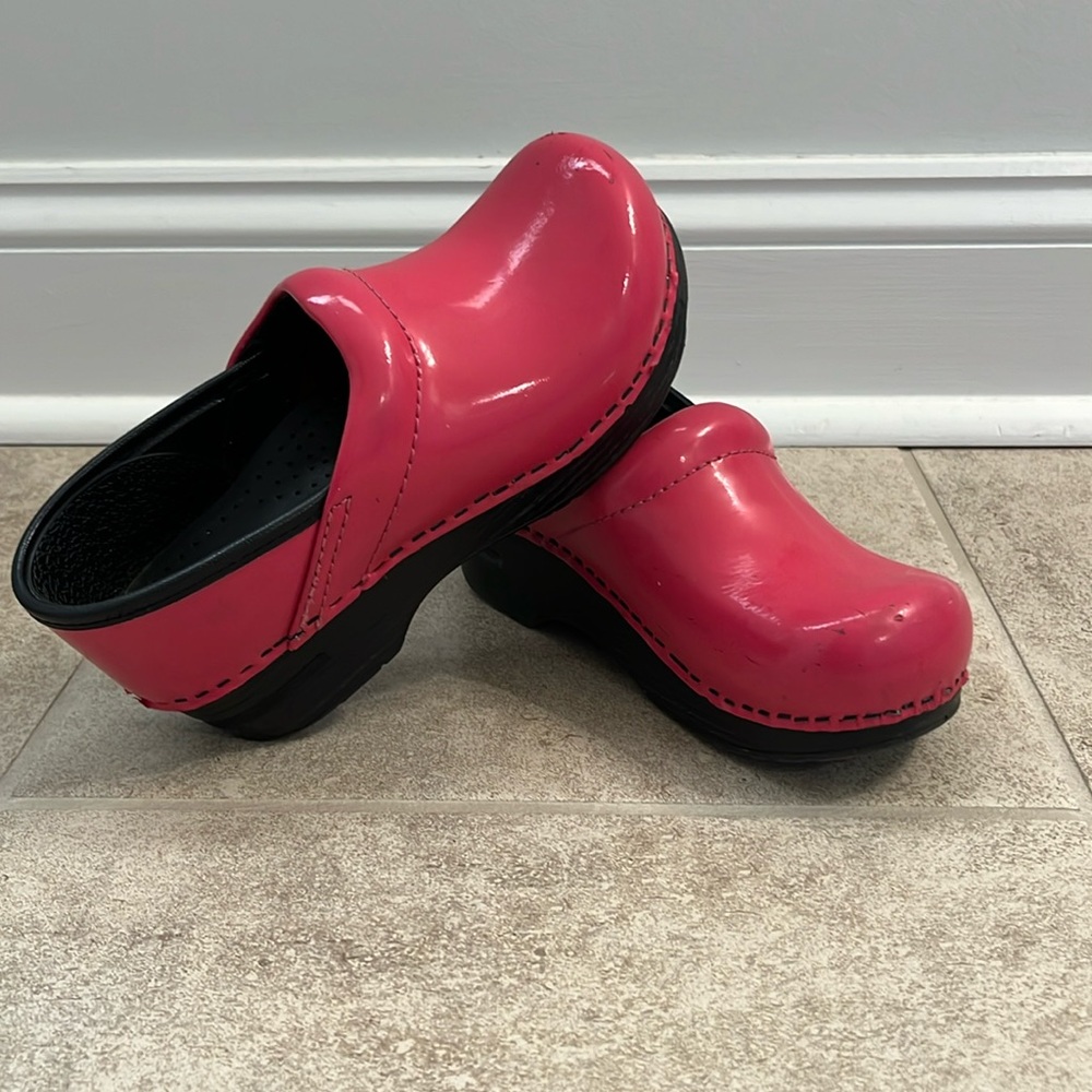 Kids size 31 Dansko Clogs